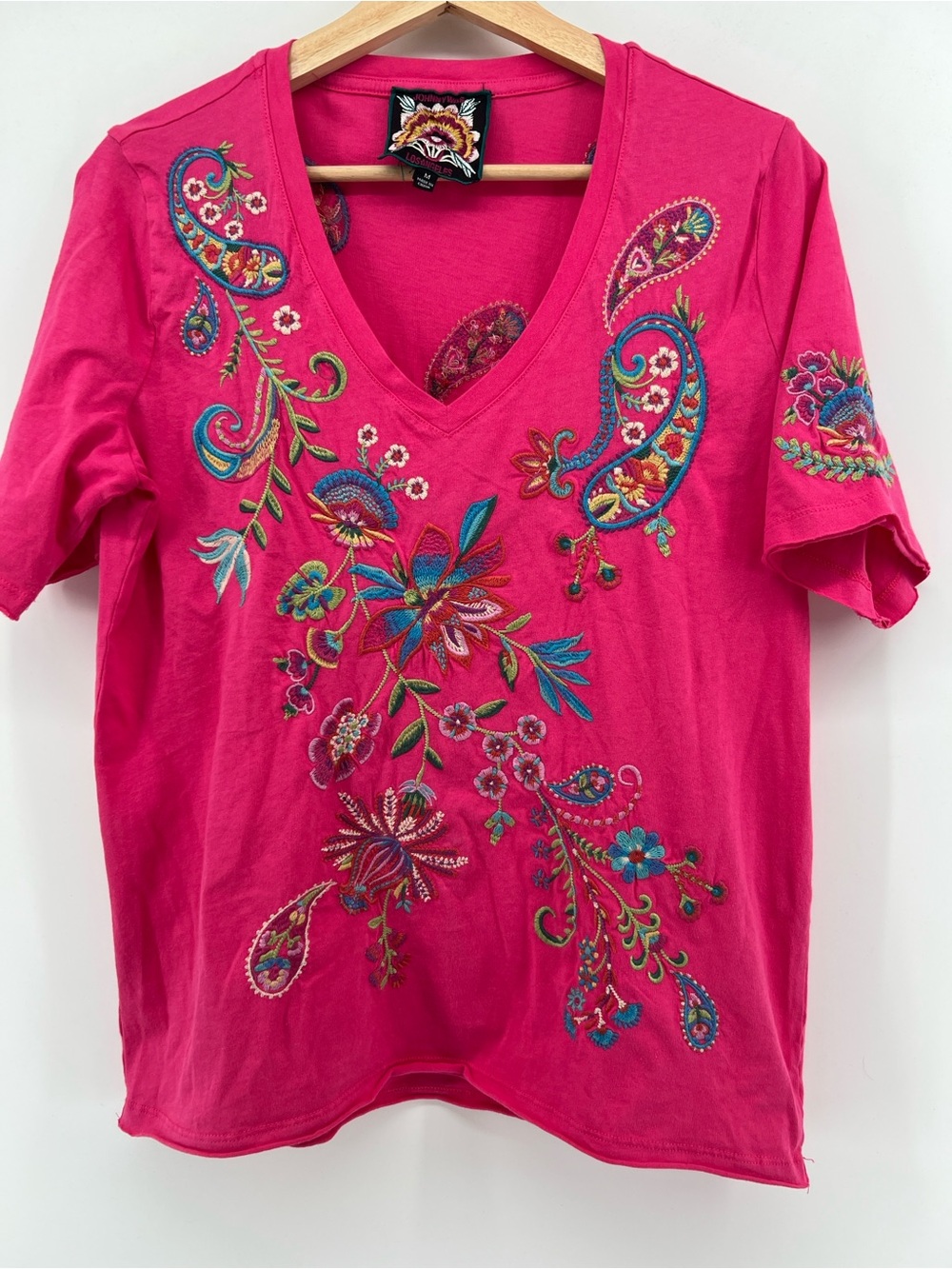Johnny Was size M medium pink v-neck boho embroidered